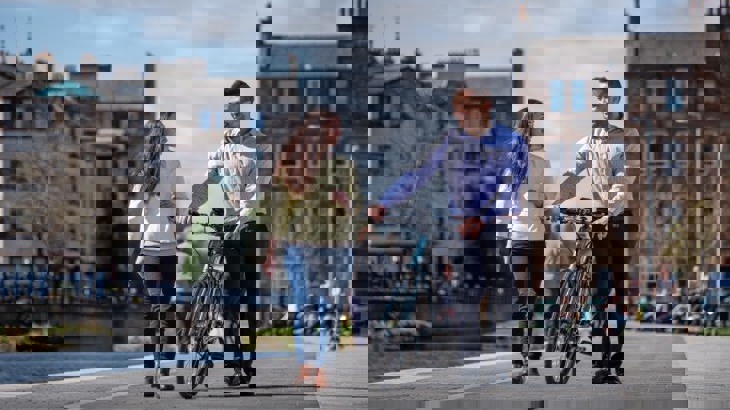 Two commuters in Edinburgh