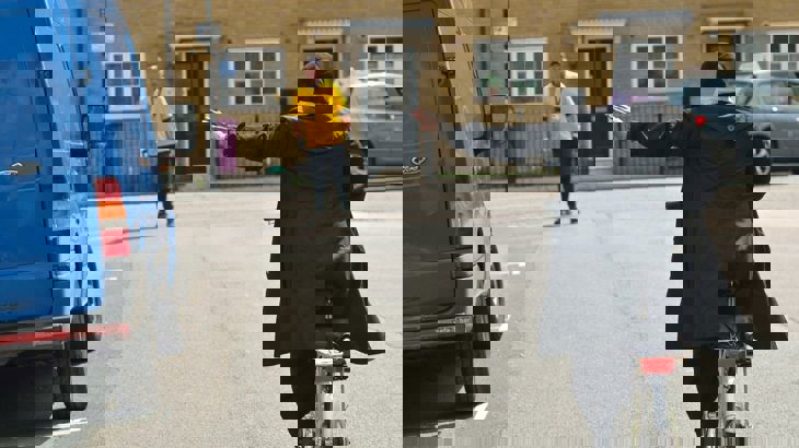 Adult signalling during cycle training