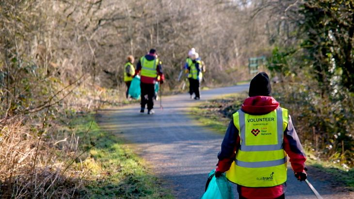 Volunteers litter picking on the National Cycle Network route 7 in Renfrewshire
